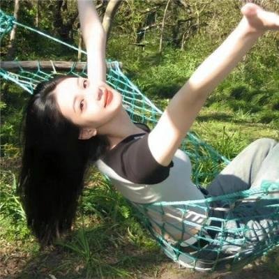 踉跄女孩 海报